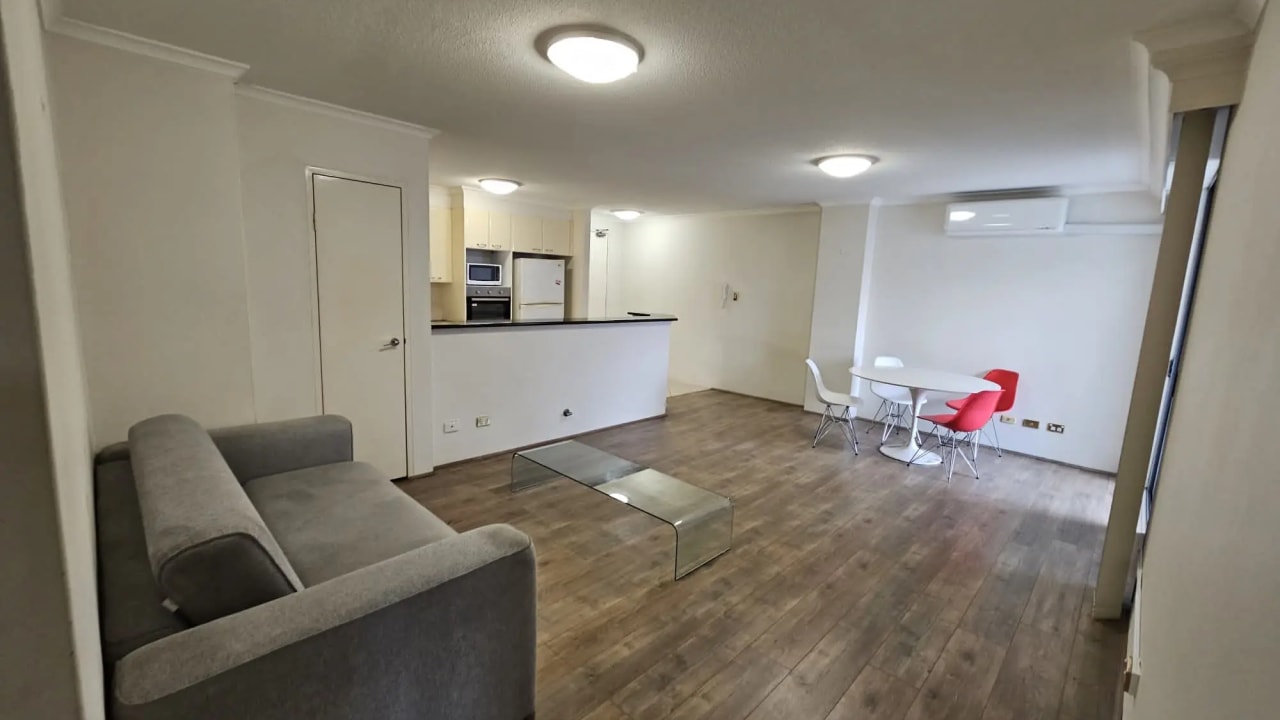 Furnished room with ensuite in a flatshare