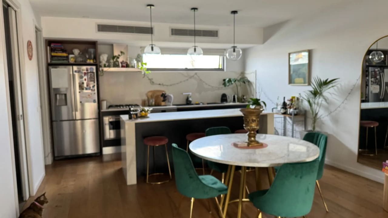 Furnished room in a share house