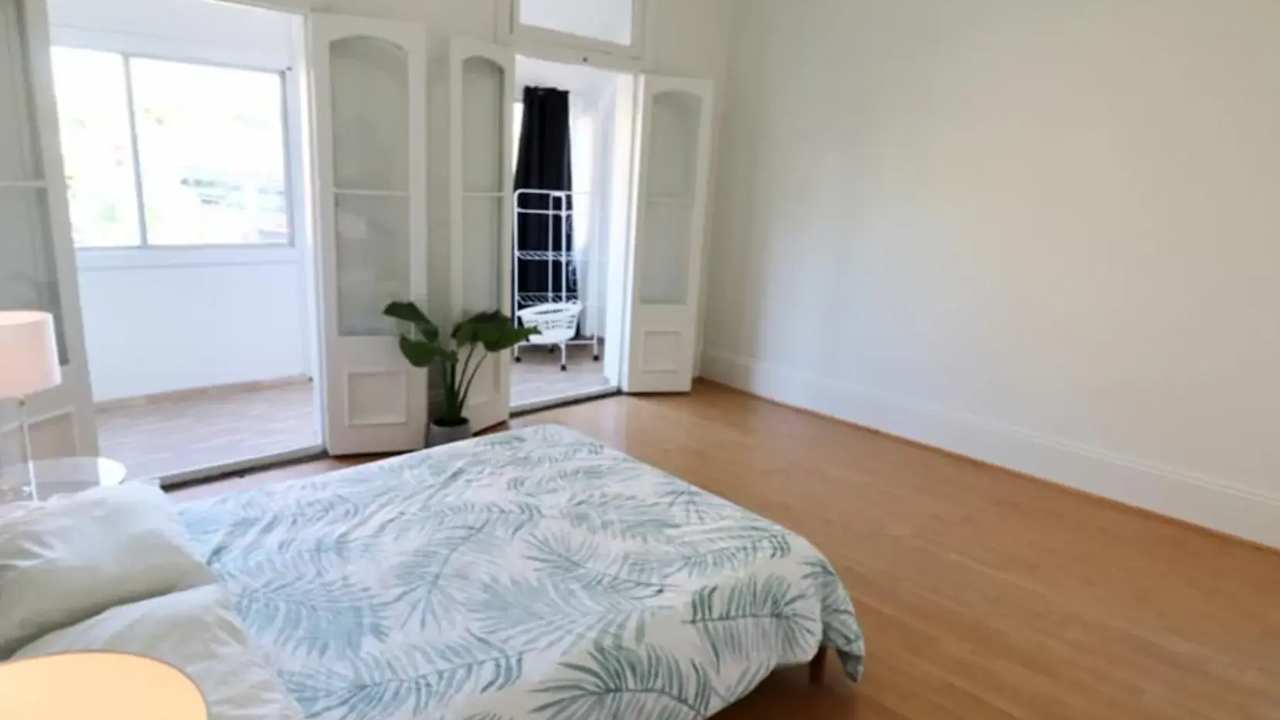 Room in a share house