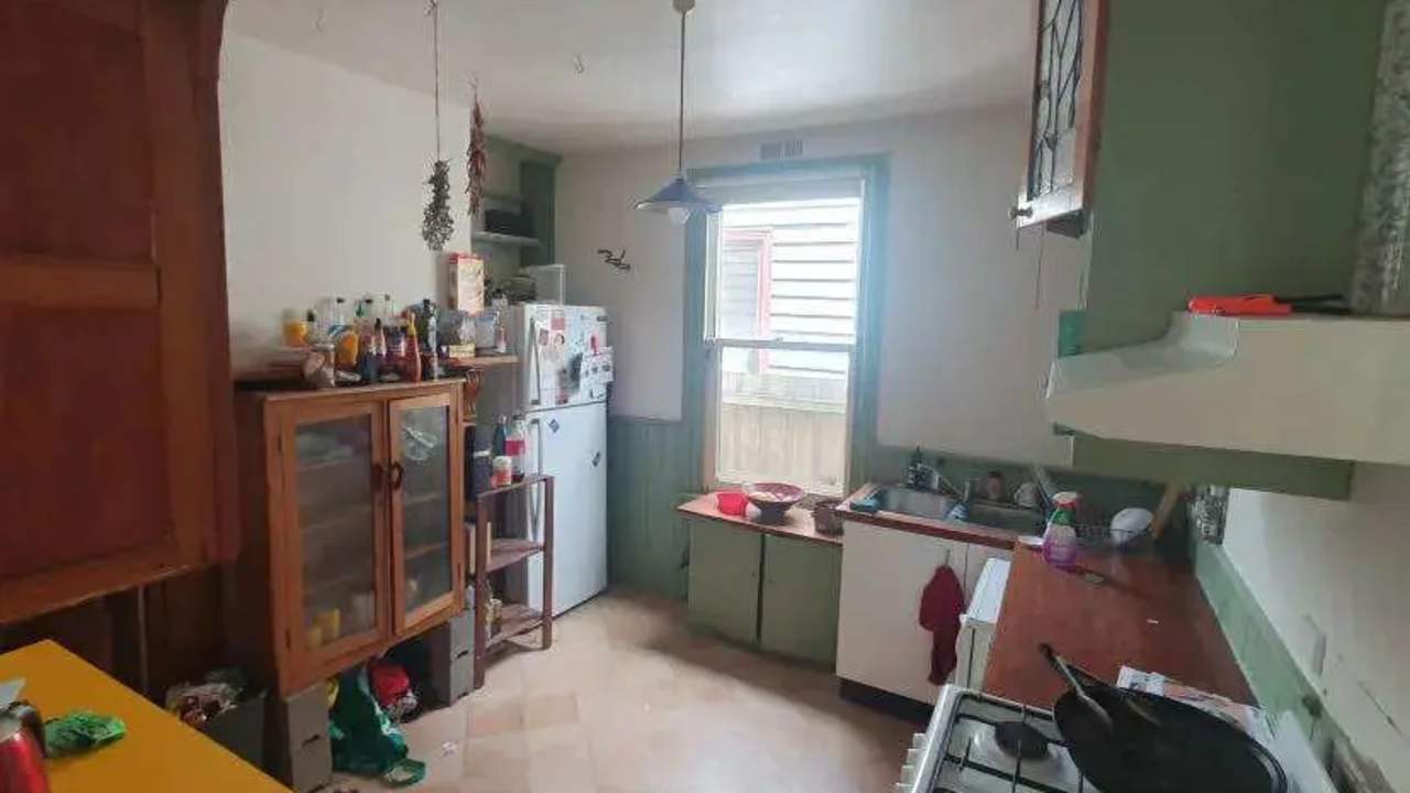 Unfurnished room in a share house