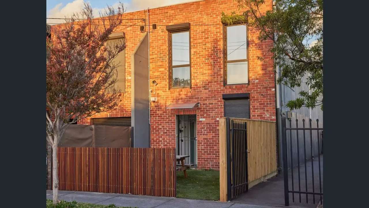Room in a share house