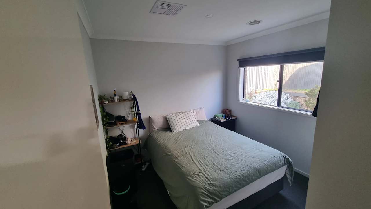 Unfurnished room in a share house