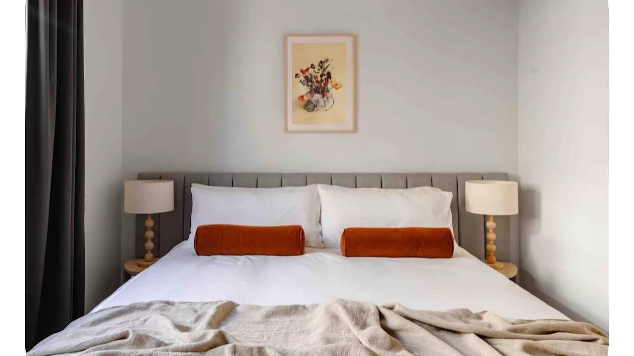 Furnished room in a flatshare