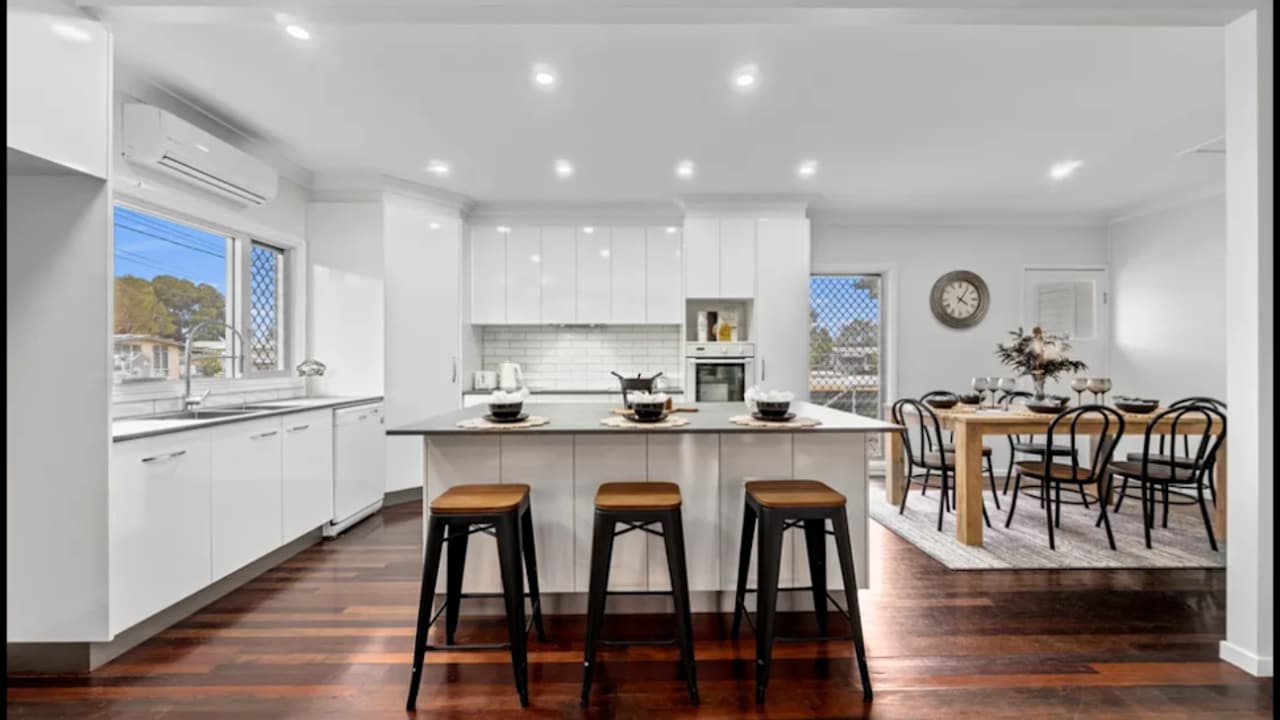 Room in a share house