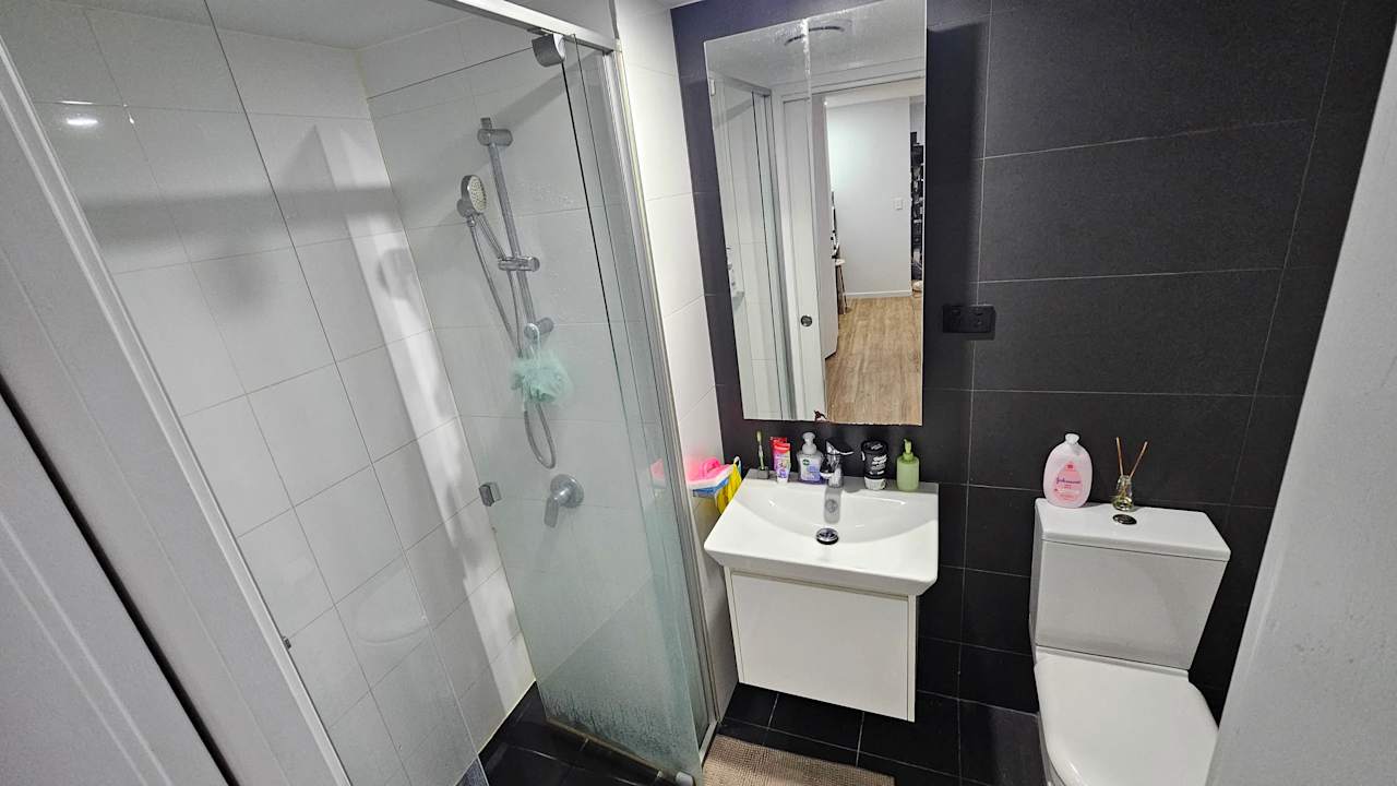 Furnished room with own bathroom