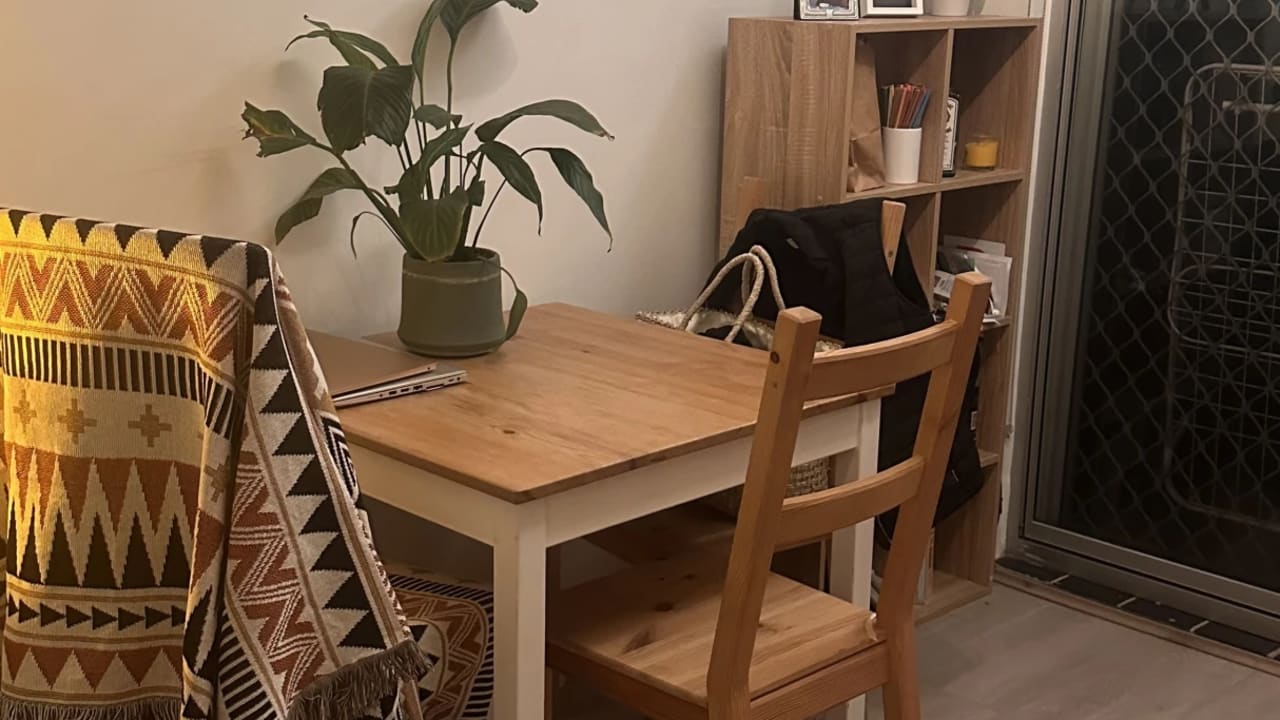 Furnished room in a flatshare