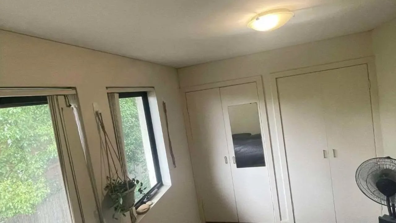 Unfurnished room in a share house