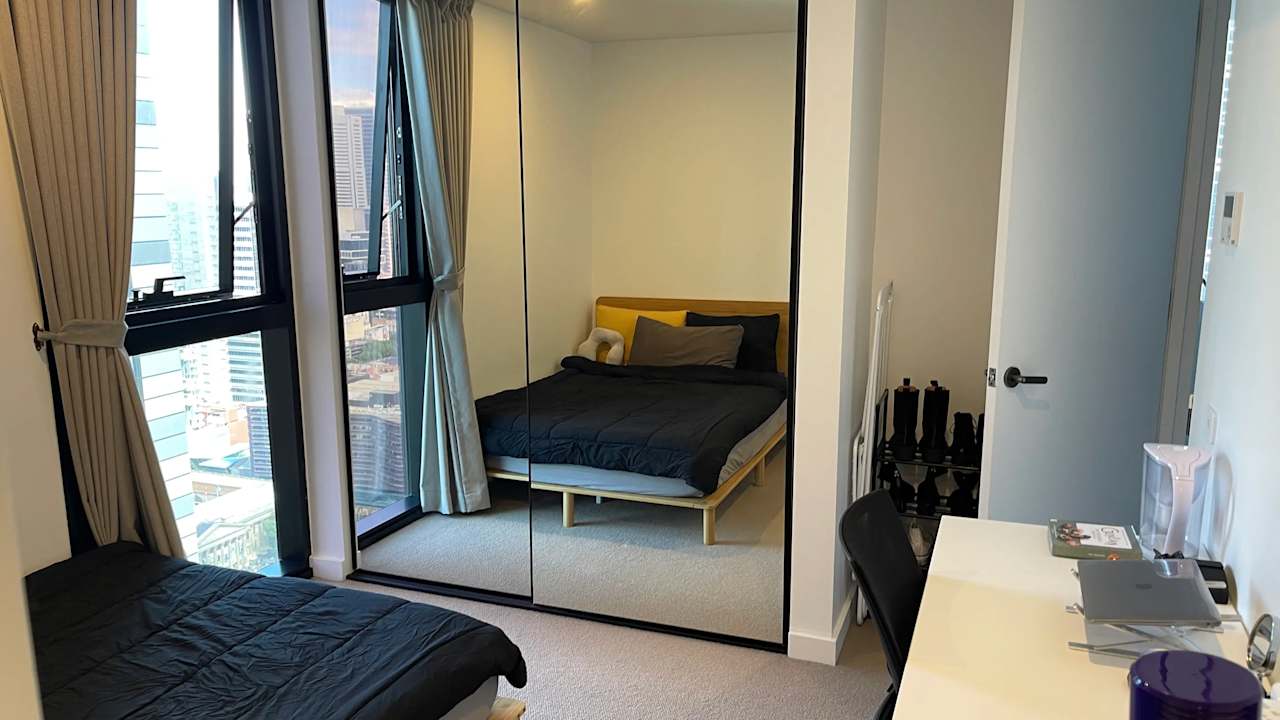 Furnished room with ensuite in a flatshare