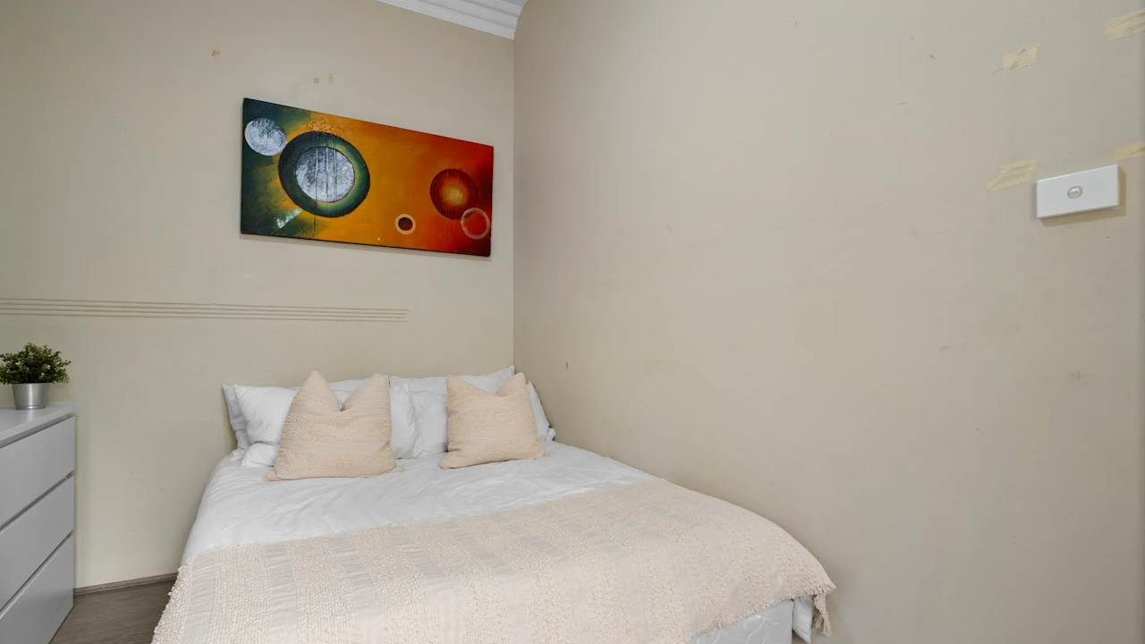 Furnished room in a share house