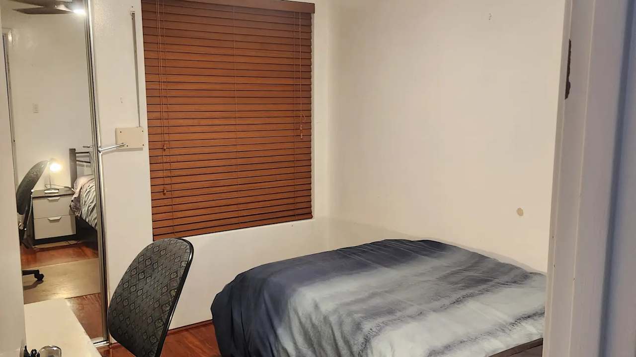 Furnished room in a share house
