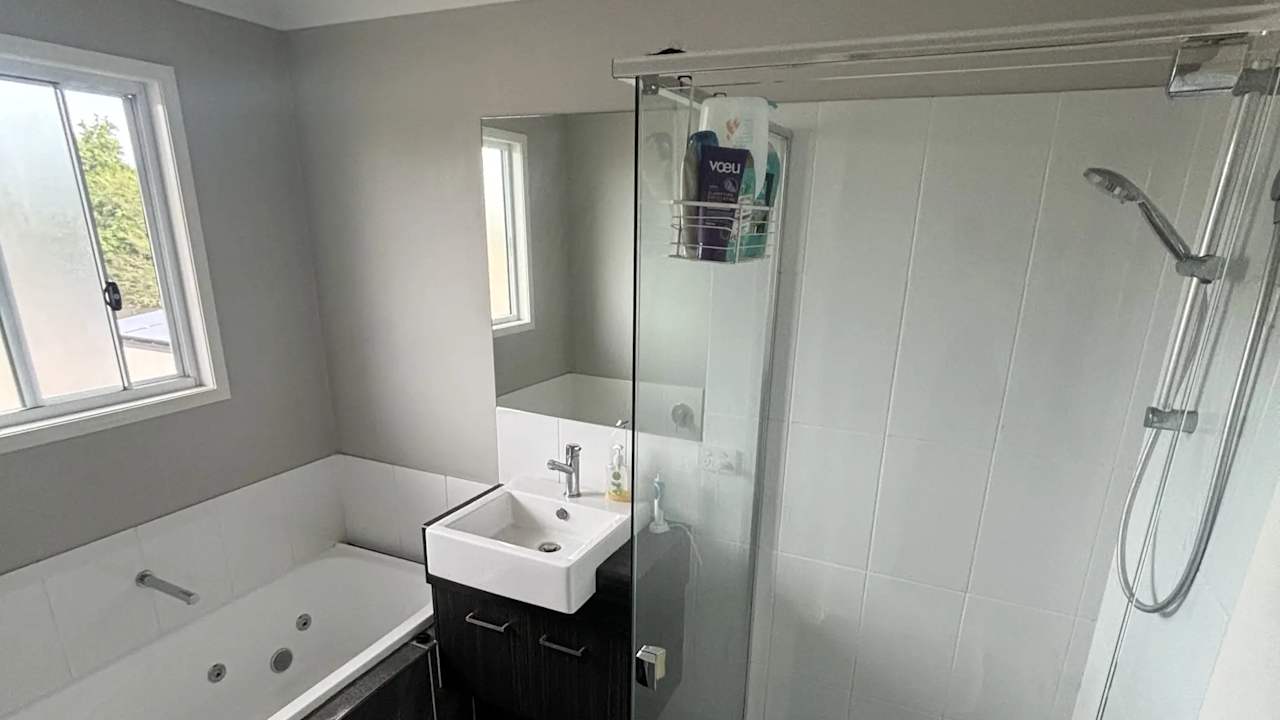 Room in a share house