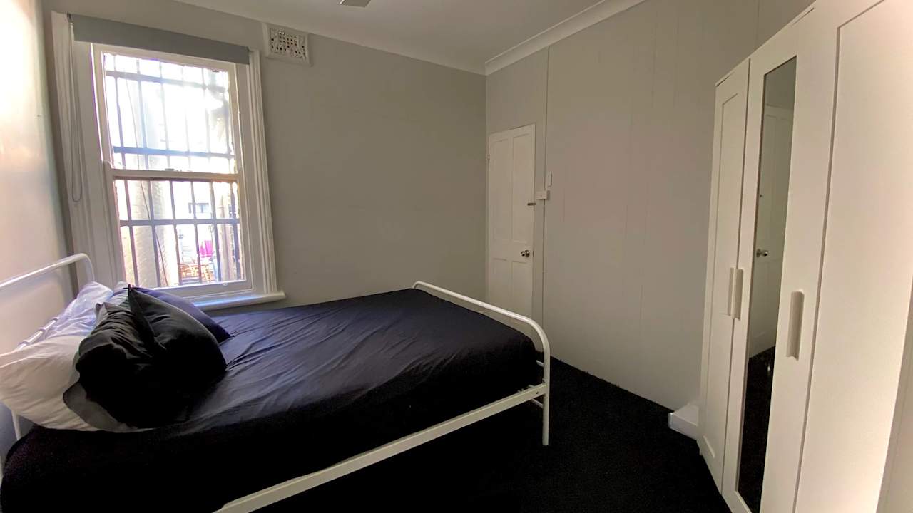 Furnished room in a flatshare