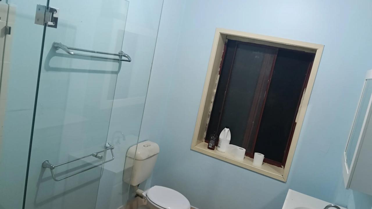 Room in a share house