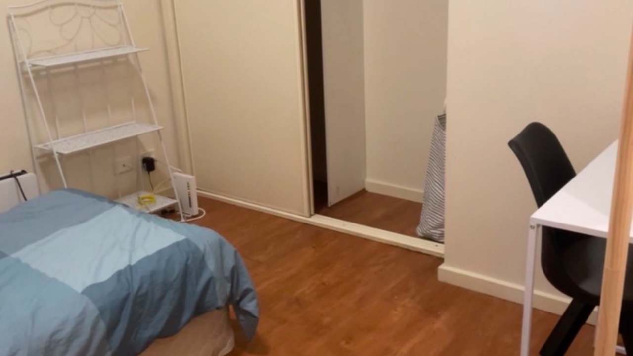 Furnished room in a flatshare