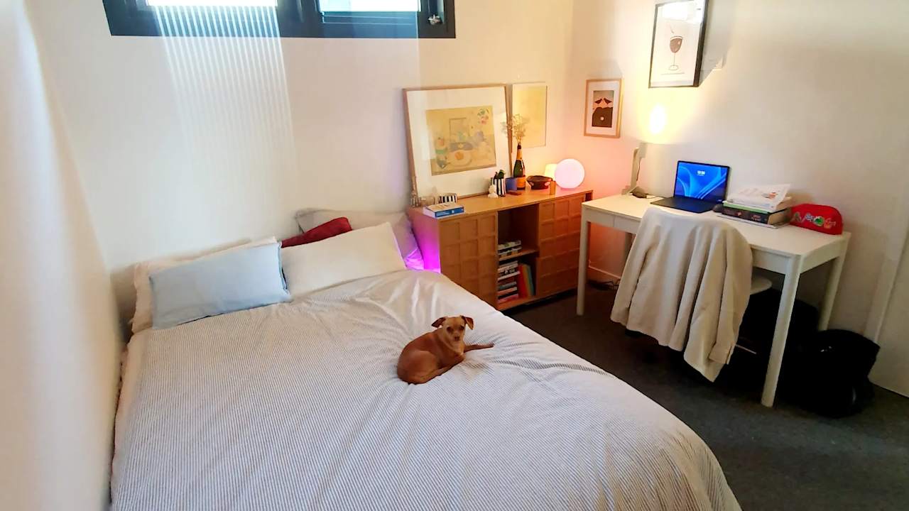 Unfurnished room in a flatshare