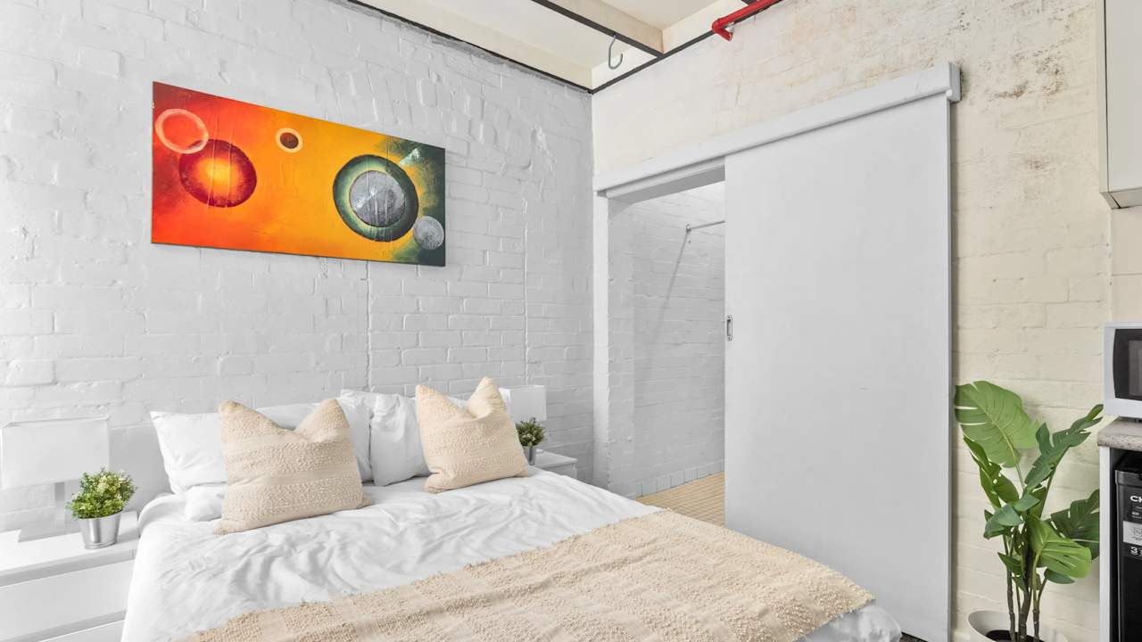Furnished room studio flat for rent