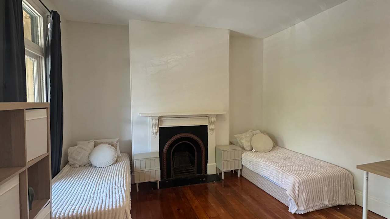 Furnished room in a share house