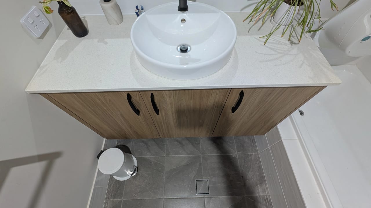 Furnished room with own bathroom