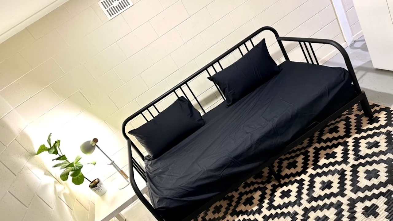 Furnished room in a flatshare