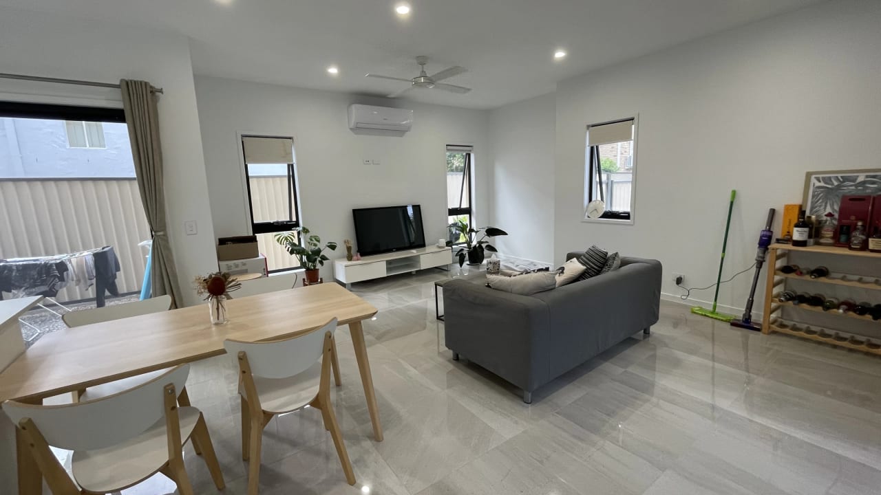 Furnished room in a flatshare