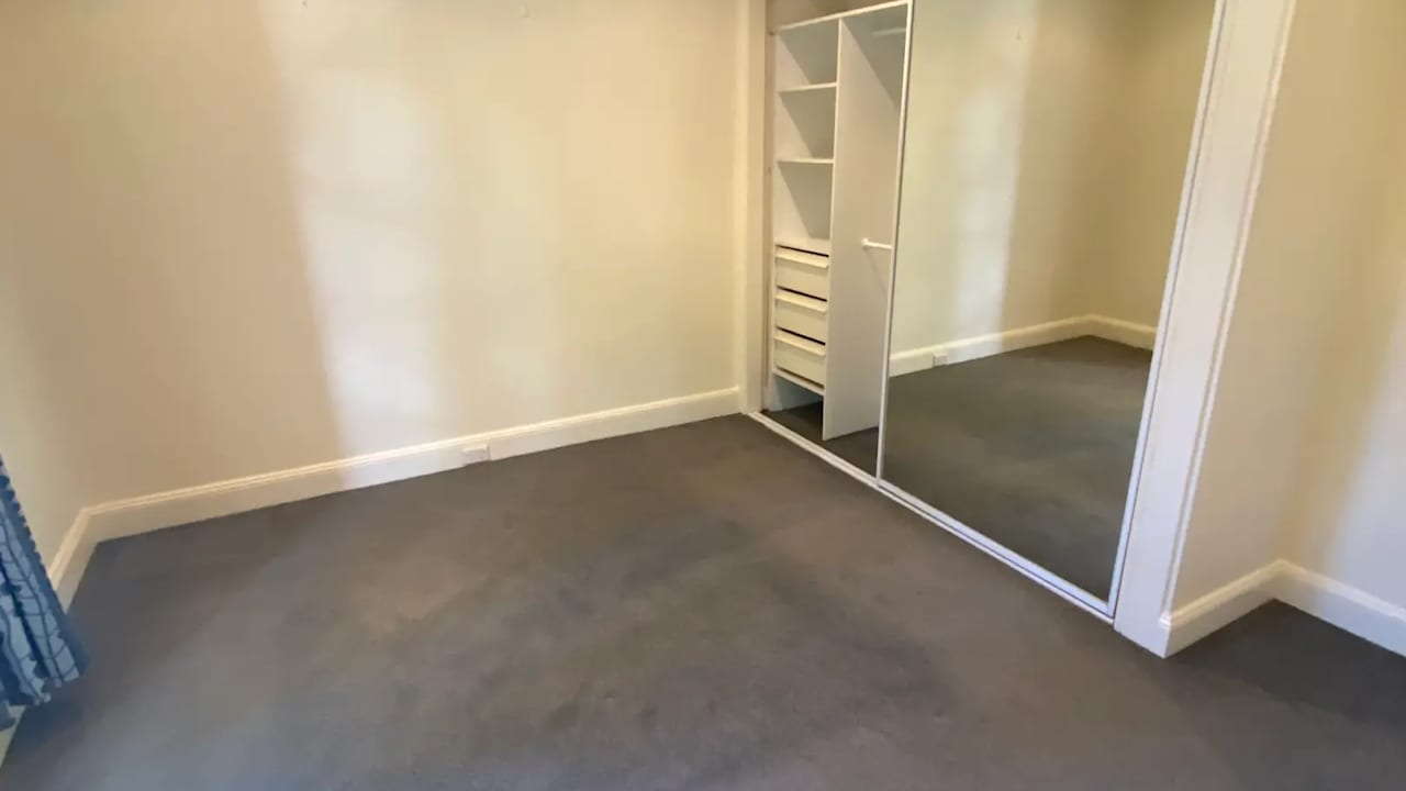 Room in a share house