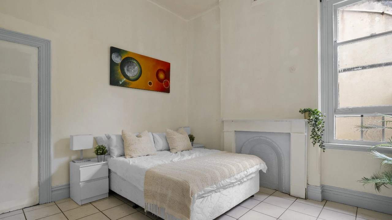 Furnished room in a share house