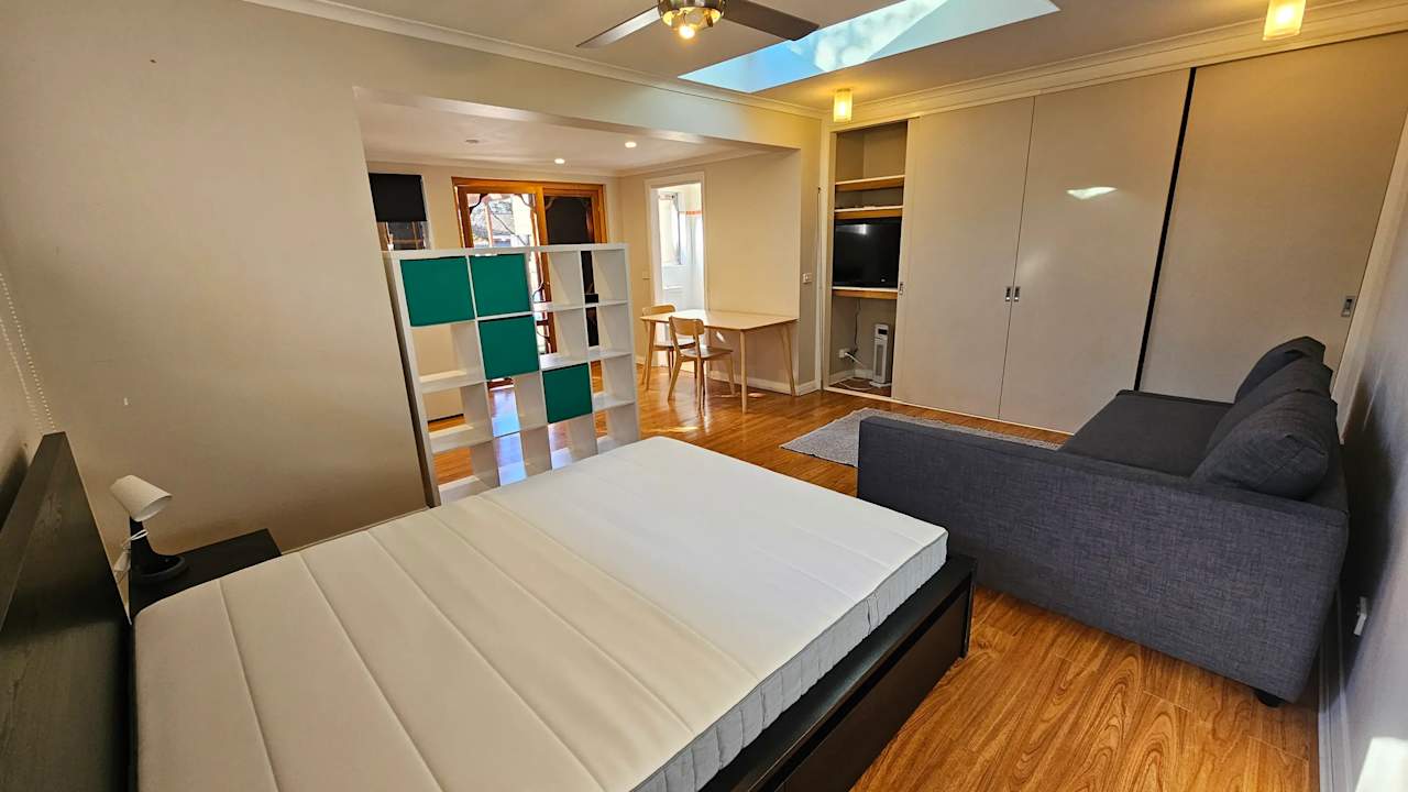 Furnished room studio flat for rent