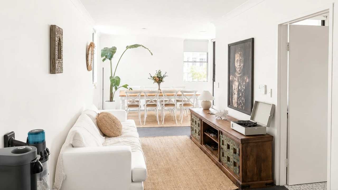 Furnished room in a flatshare