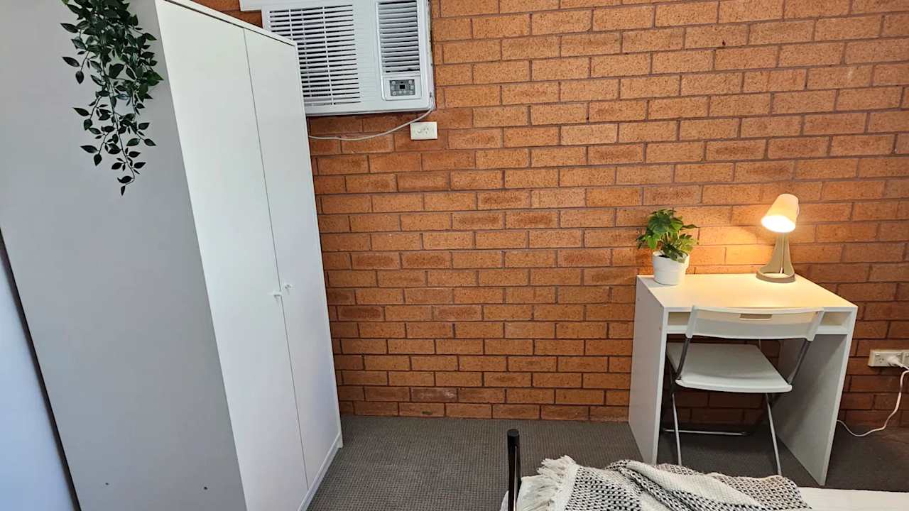 Furnished room in a share house