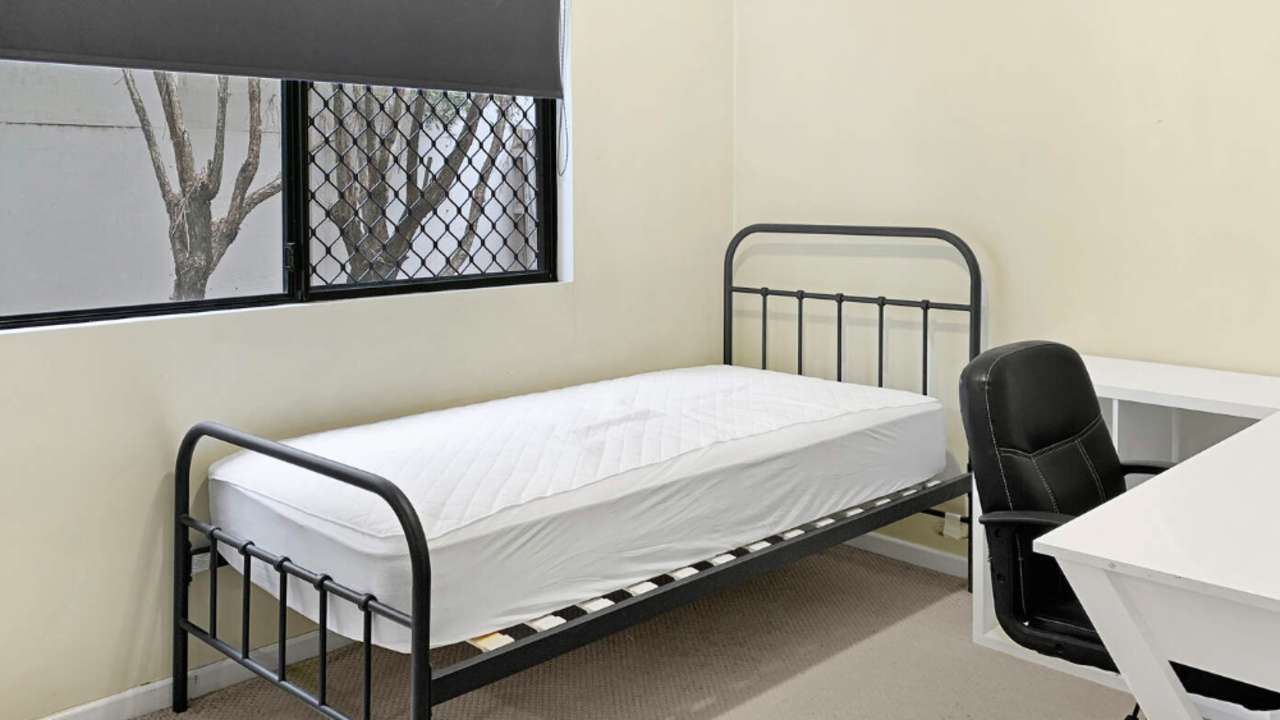 Room in a share house