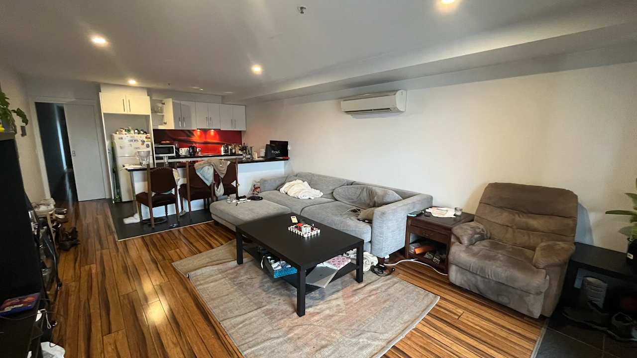 Furnished room in a flatshare