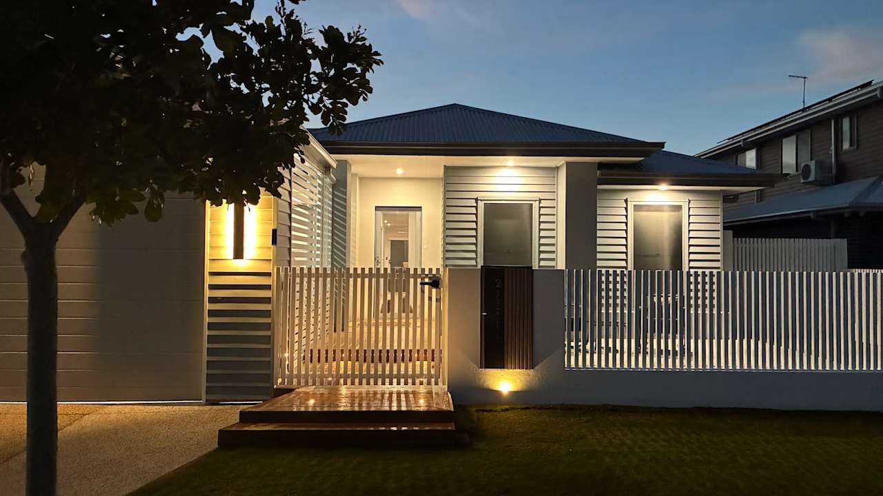 Furnished room with ensuite in a share house