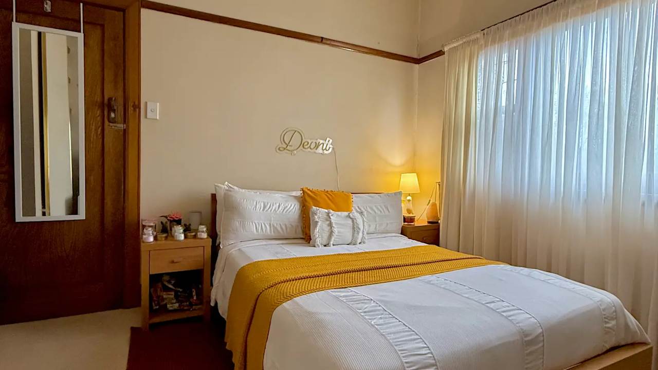 Furnished room in a share house
