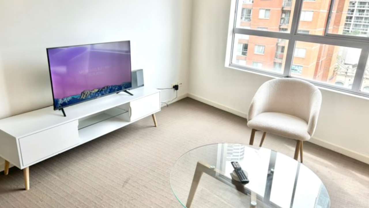Furnished room with ensuite in a flatshare