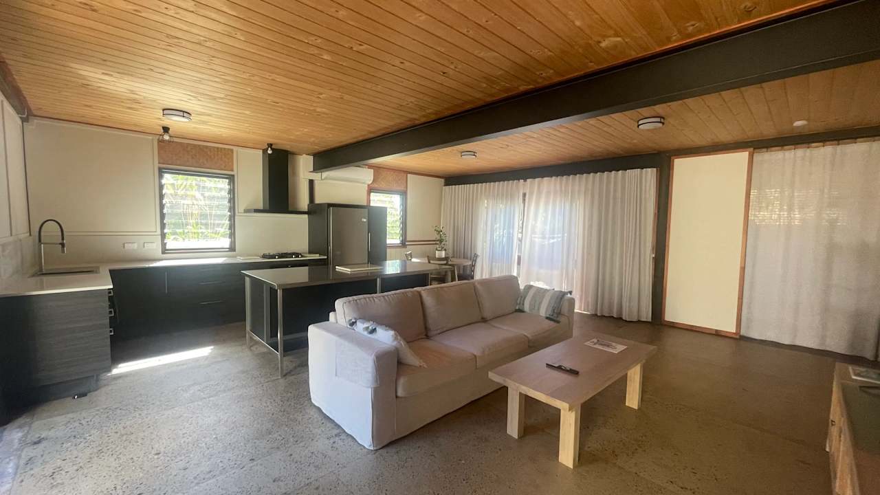 Whole property with 2 rooms for rent