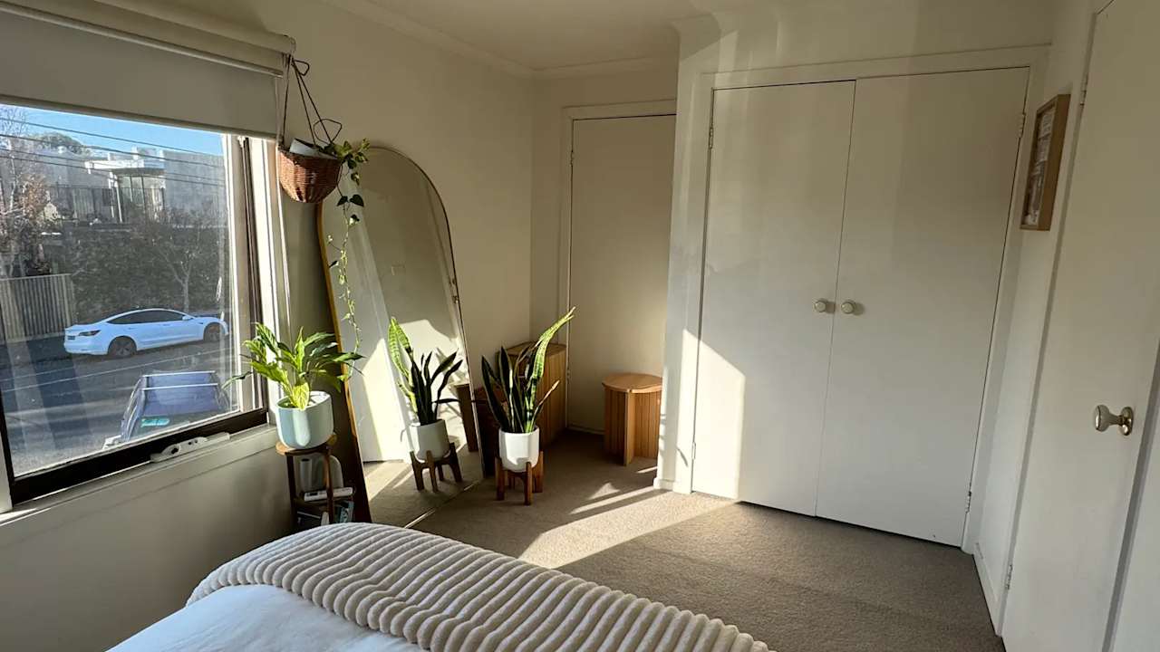 Room in a share house