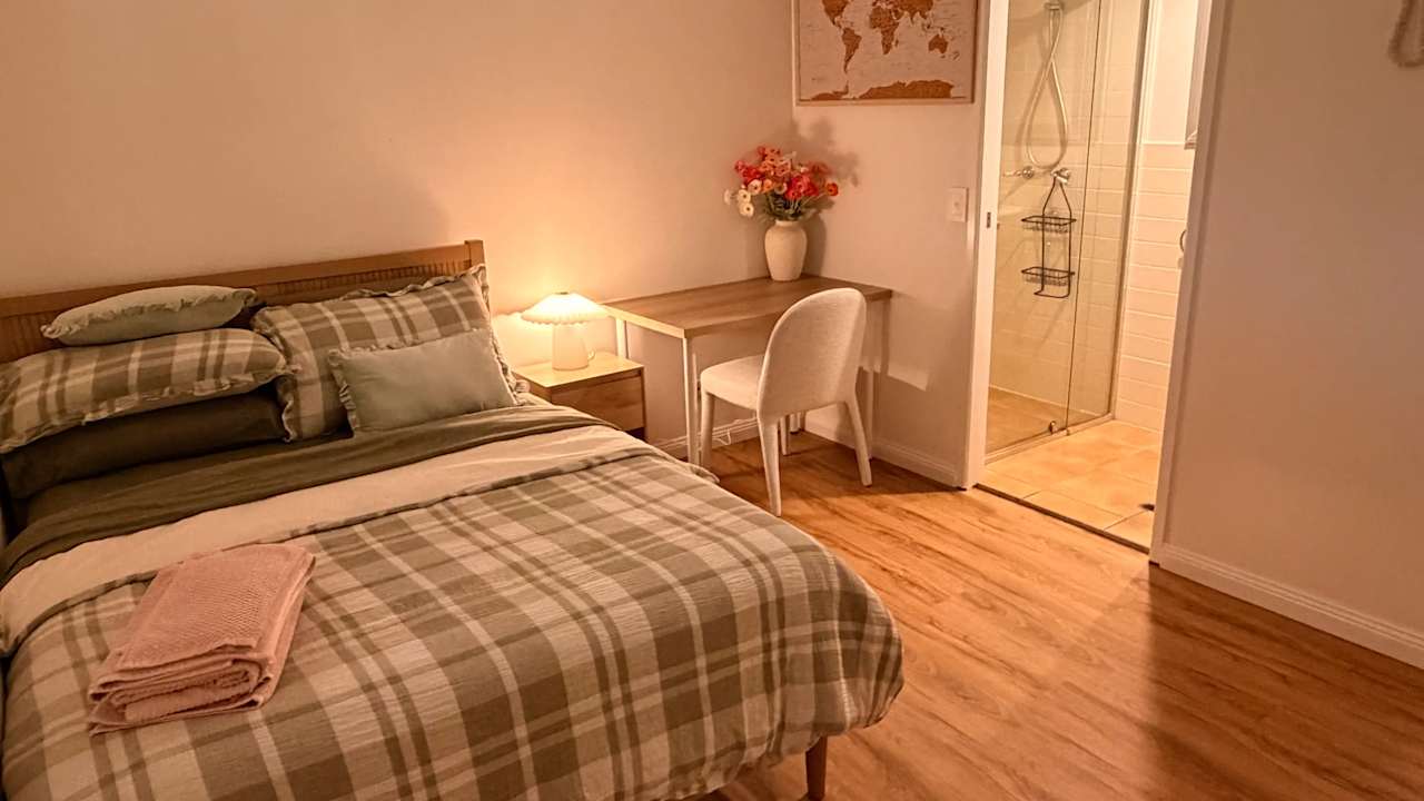 Room with ensuite in a flatshare