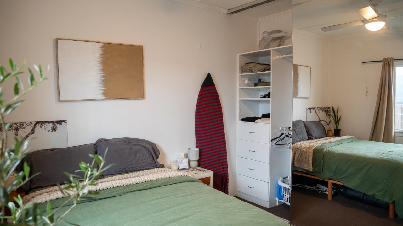 Furnished room in a share house