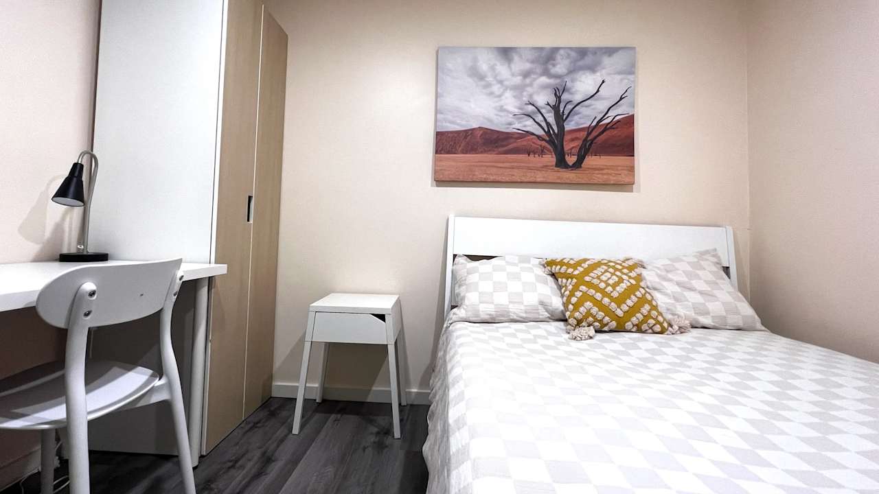 Furnished room in a share house