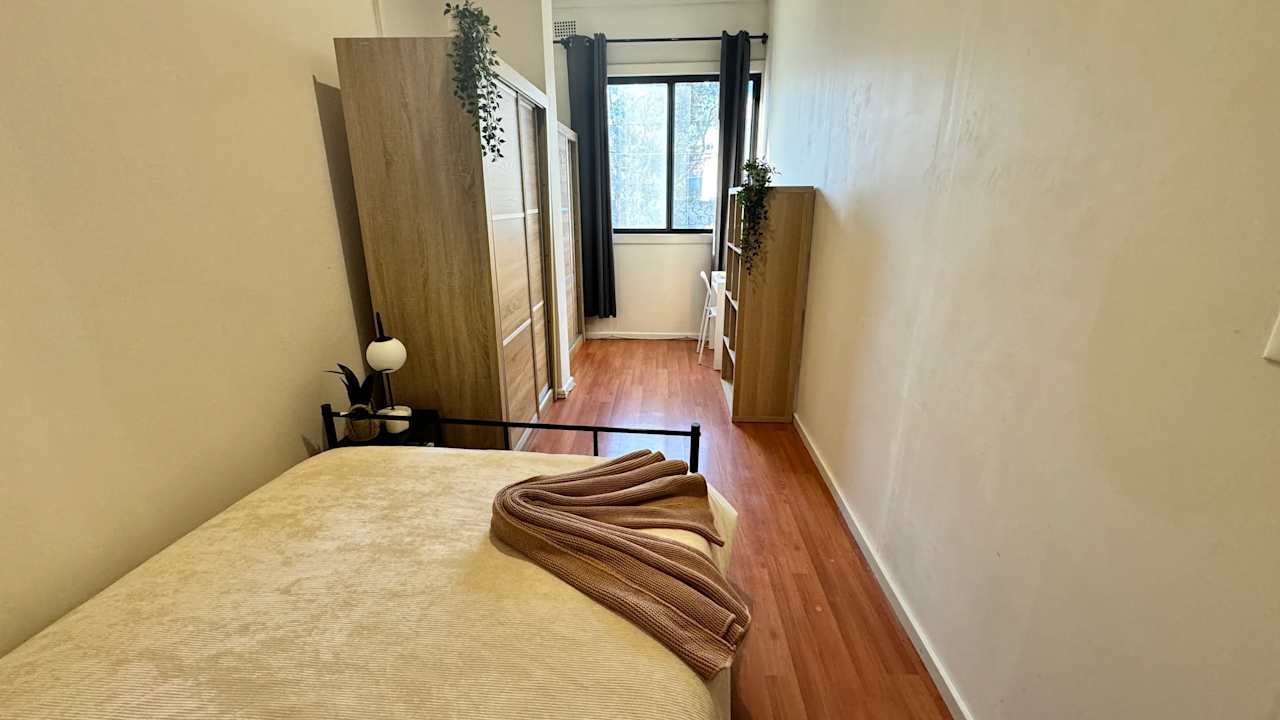 Furnished room in a share house