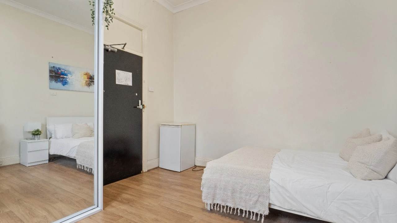 Furnished room in a share house