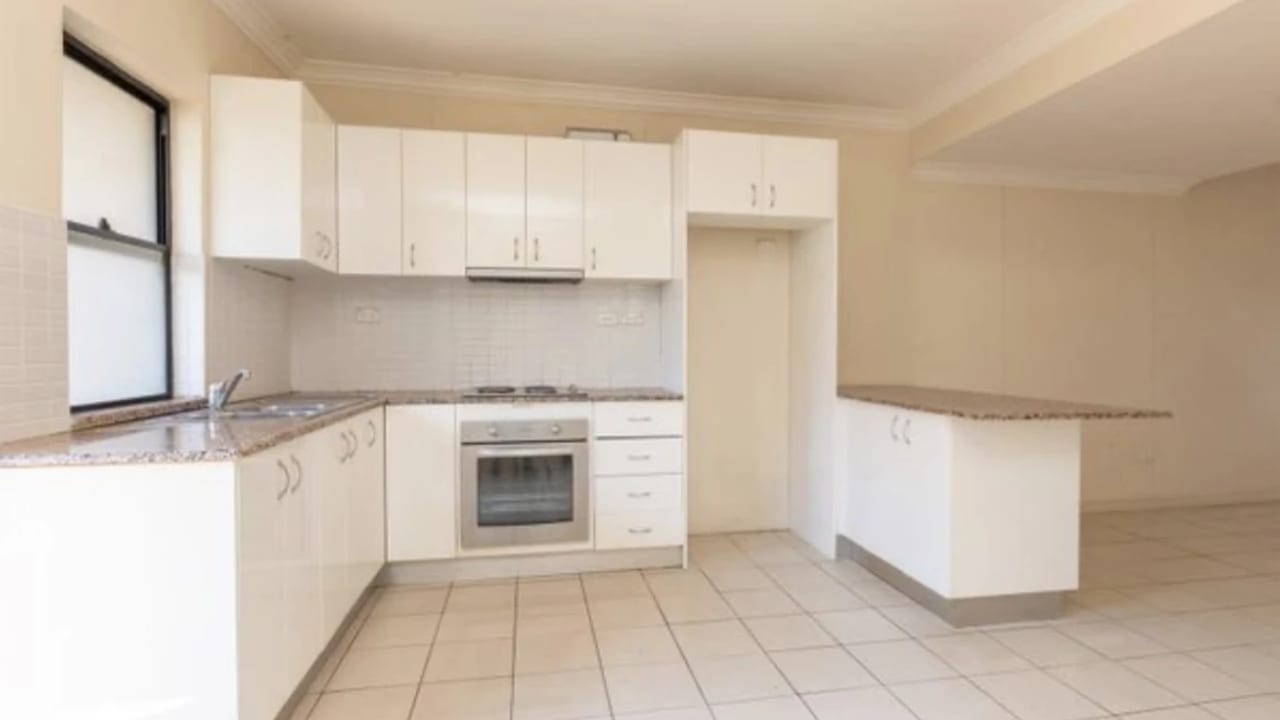 Whole property with 3 rooms for rent
