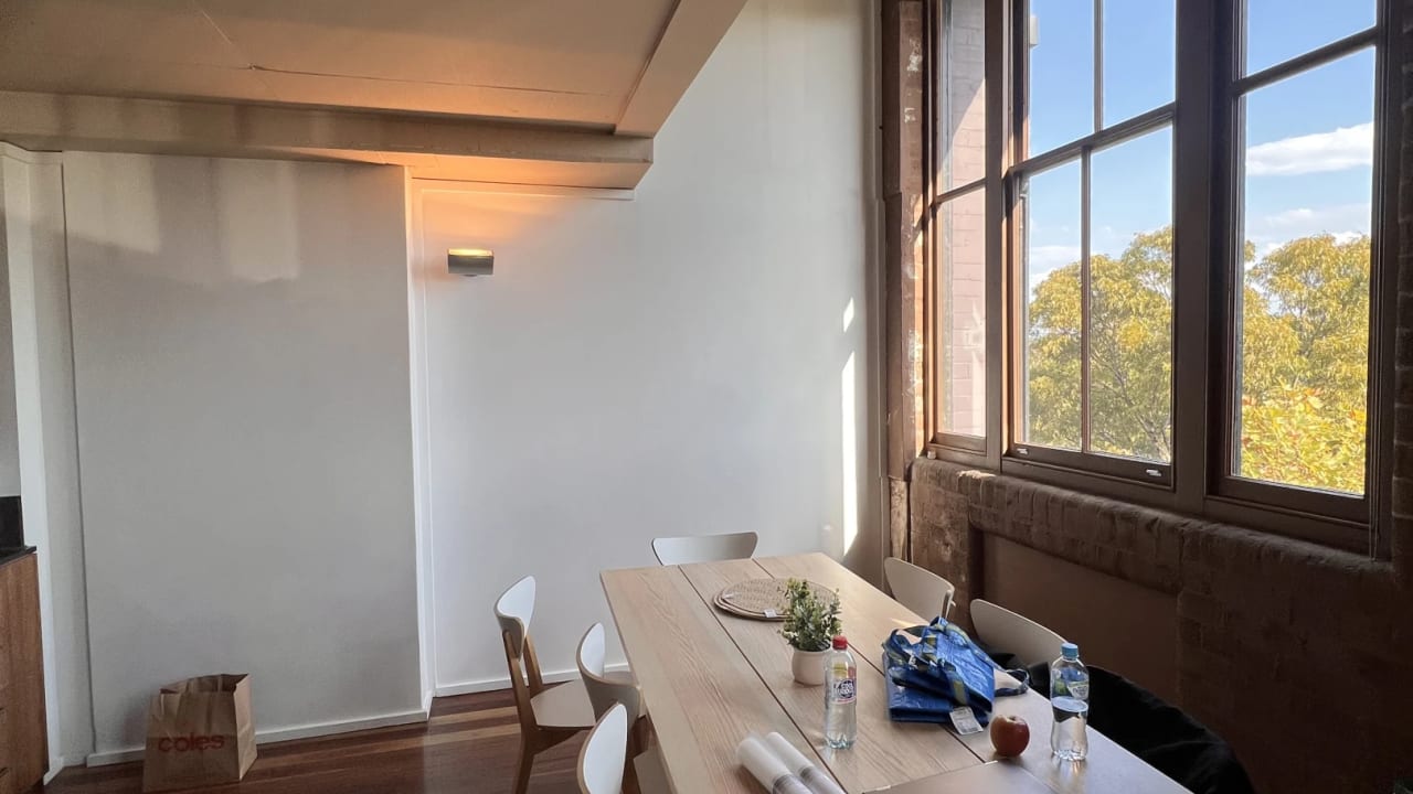 Furnished room in a flatshare