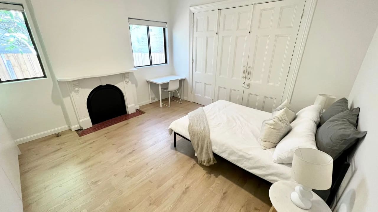 Room in a share house