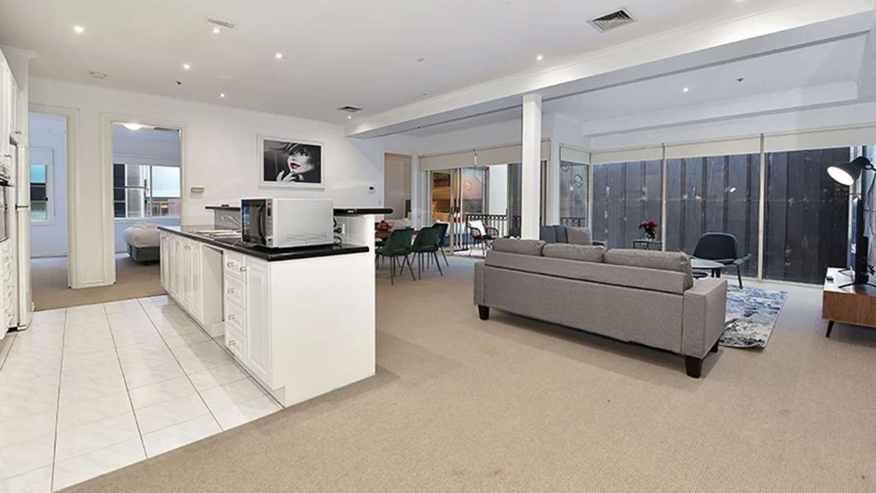 Whole property with 3 rooms for rent