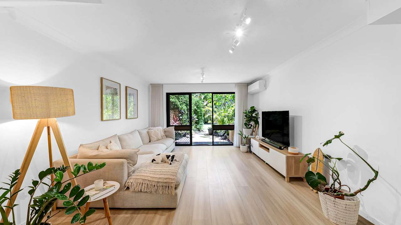 Unfurnished room in a flatshare