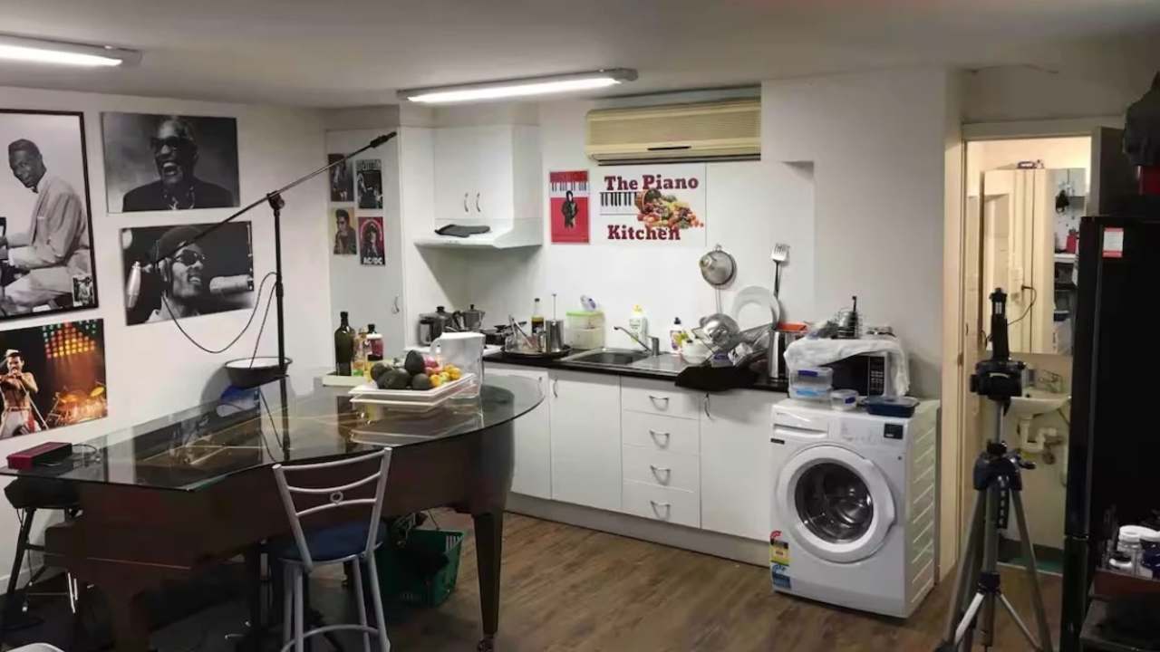 Furnished room in a flatshare