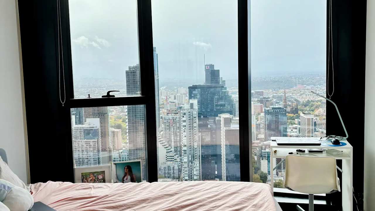 Unfurnished room in a flatshare