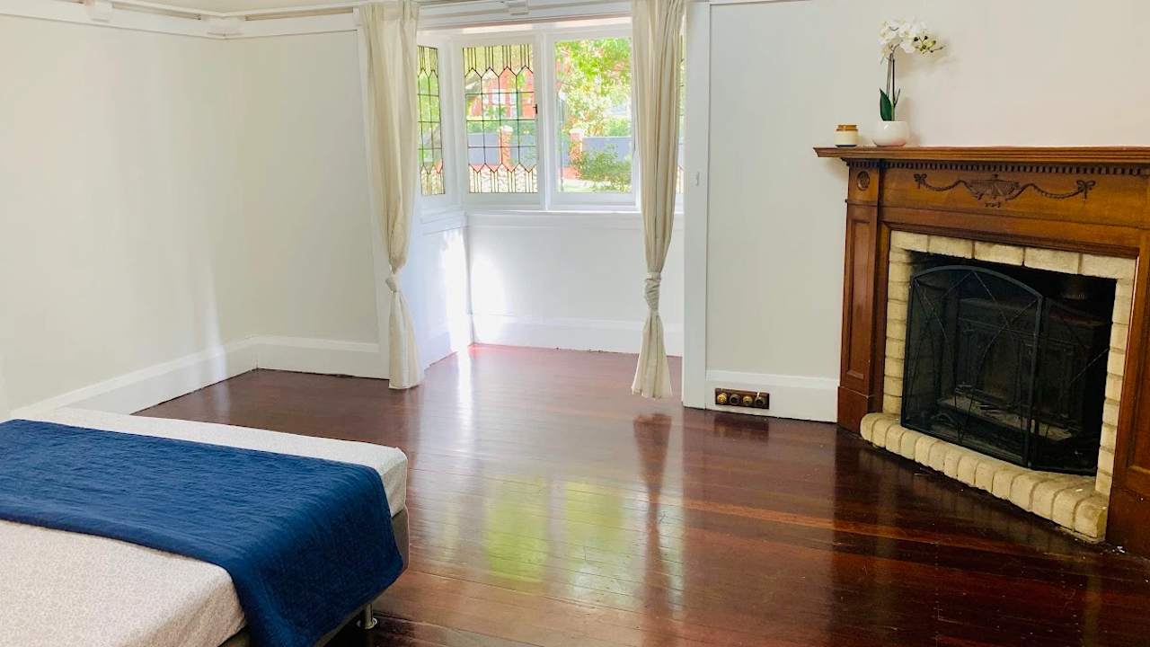 Room in a share house