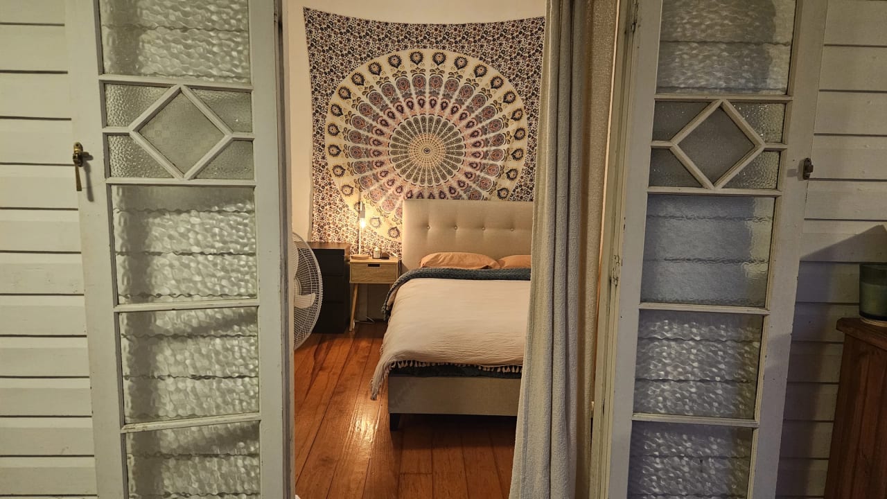 Room in a share house